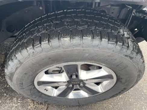 Used 2019 Jeep Wrangler Unlimited Sahara AWD/4WD image 19