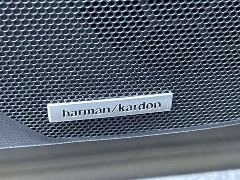 Used 2025 Subaru Forester Limited w/ Popular Package image 17