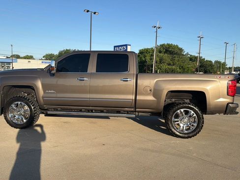 Used 2015 Chevrolet Silverado 2500 High Country w/ Duramax Plus Package AWD/4WD image 11
