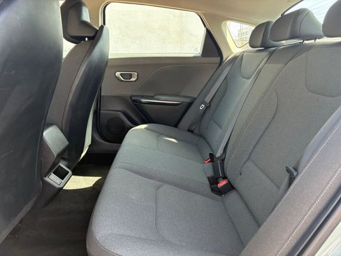 Used 2025 Kia K4 LXS image 24