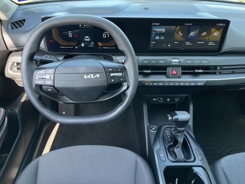 Used 2025 Kia K4 FWD image 10