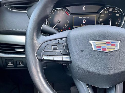 Used 2022 Cadillac XT4 Premium Luxury w/ Enhanced Visibility Package FWD image 20