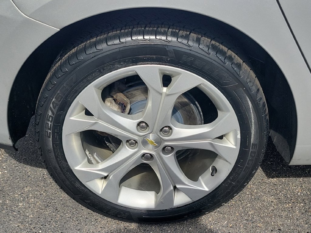 Used 2018 Chevrolet Cruze Premier FWD image 7