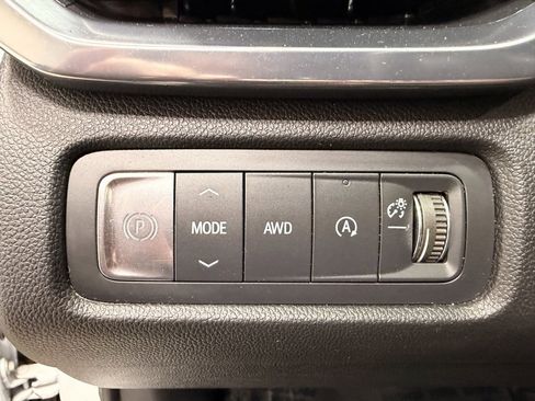 Used 2024 GMC Acadia AT4 image 29