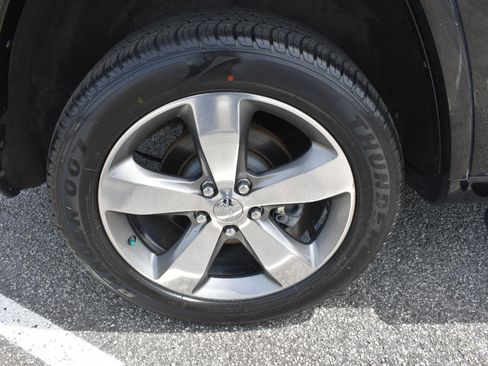 Used 2014 Jeep Grand Cherokee Overland w/ Advanced Technology Group image 34