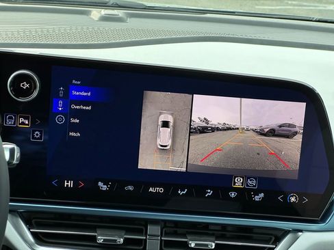 New 2026 Chevrolet Equinox EV LT image 17