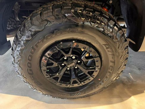 Used 2023 Ford F150 Raptor w/ Raptor 37 Performance Package AWD/4WD image 12