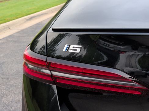 New 2026 BMW i5 M60 AWD/4WD image 11