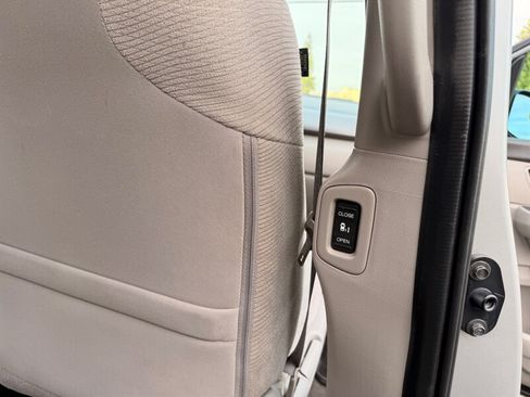 Used 2011 Honda Odyssey EX image 39