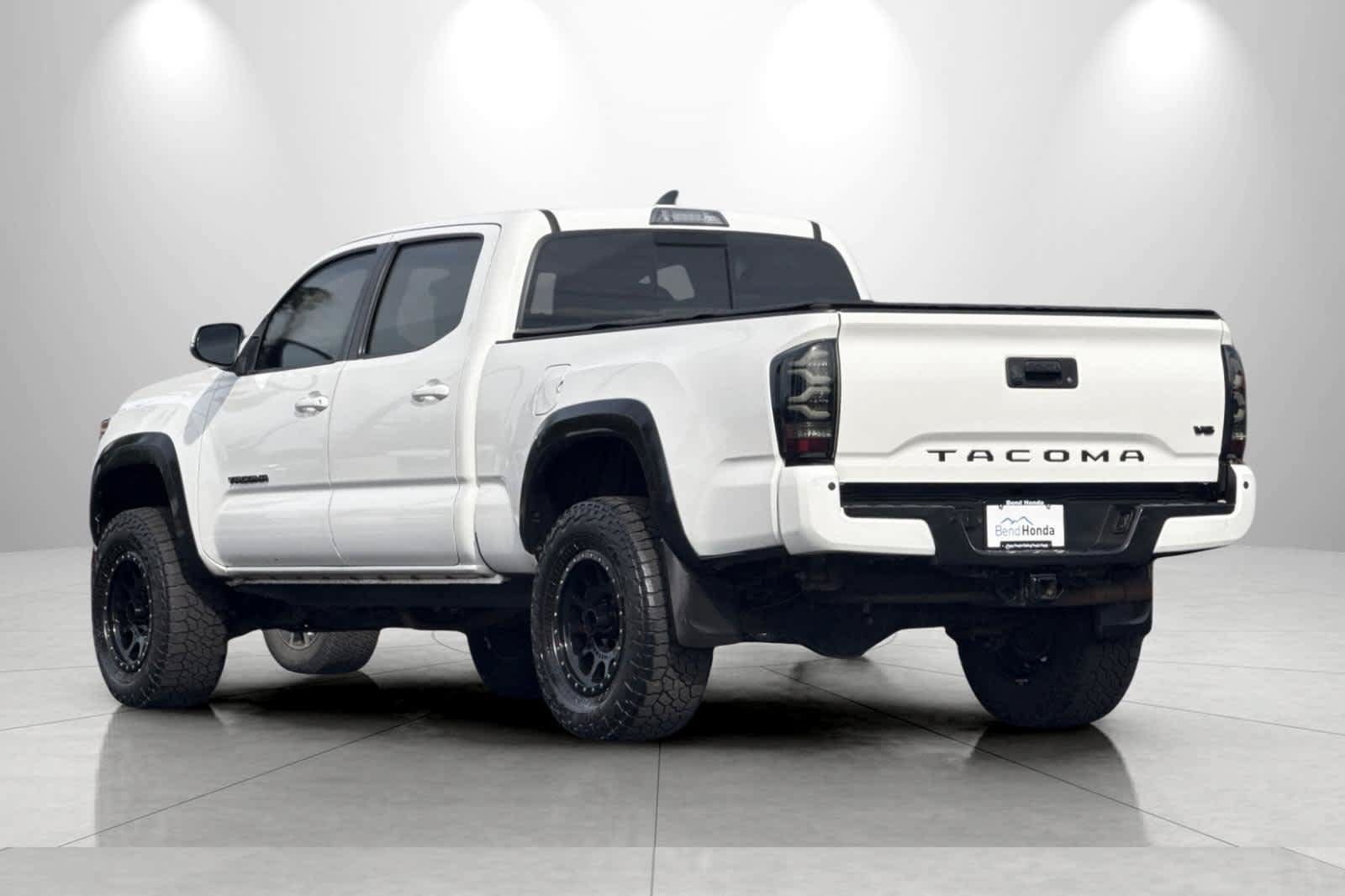 Used 2021 Toyota Tacoma TRD Off-Road w/ TRD Premium Off Road Package AWD/4WD image 6