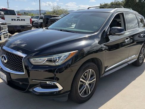 Used 2019 INFINITI QX60 Luxe w/ Essential Package FWD image 3