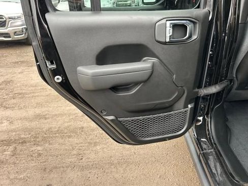 New 2025 Jeep Wrangler Unlimited Rubicon AWD/4WD image 13