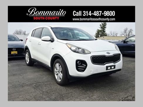 Used 2017 Kia Sportage LX image 1