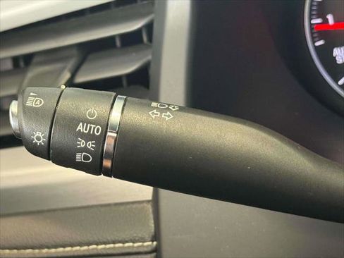 Certified 2023 GMC Acadia SLE image 20