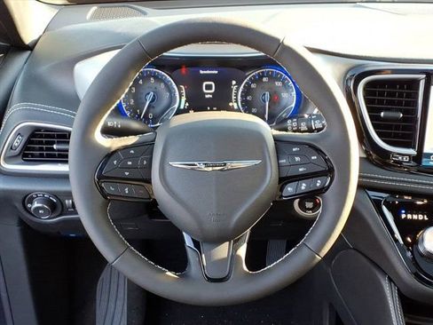 New 2026 Chrysler Pacifica Limited w/ S Appearance Package FWD image 11