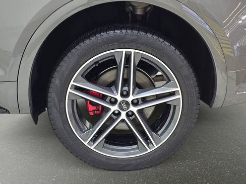 Used 2024 Audi Q5 e Premium Plus w/ Premium Plus Package image 31