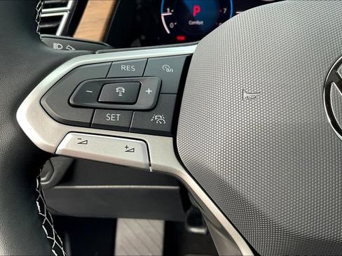 New 2025 Volkswagen Atlas SE image 18