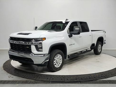 Used 2021 Chevrolet Silverado 2500 LT w/ Fleet Comfort Package AWD/4WD image 3