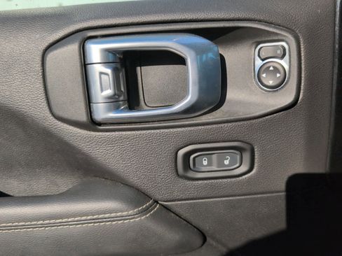 Used 2023 Jeep Wrangler Sahara w/ Cold Weather Group image 15