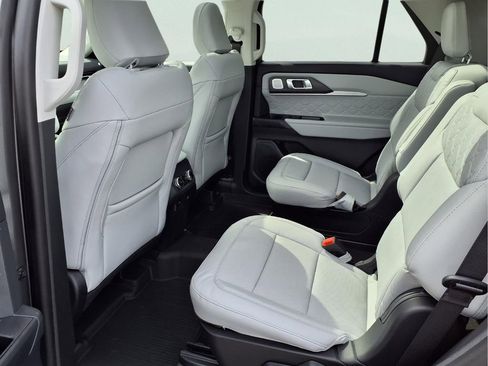 New 2026 Ford Explorer Platinum image 22
