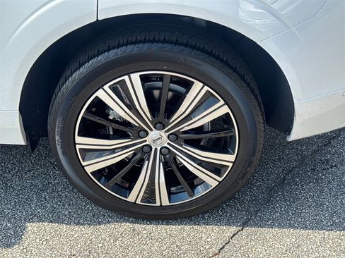 Used 2022 Volvo XC60 B6 Inscription w/ Advanced Package image 19