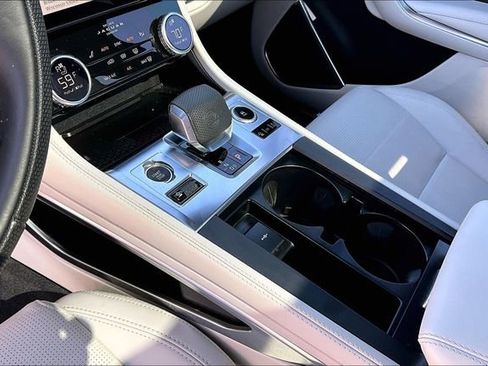 Used 2022 Jaguar F-PACE SVR image 14