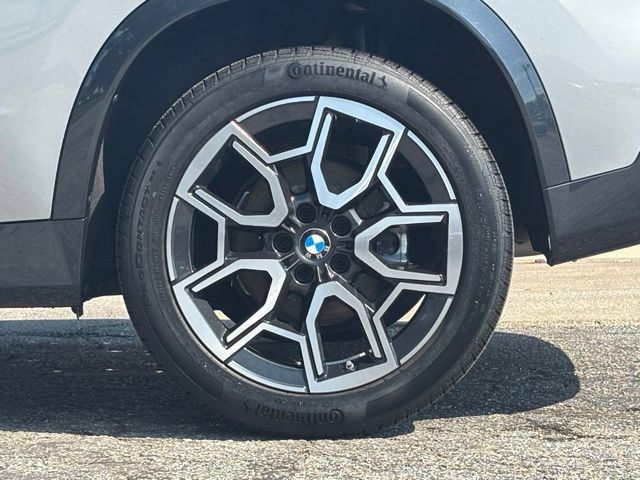 Used 2026 BMW X1 xDrive28i w/ Convenience Package AWD/4WD image 3