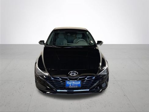 Used 2022 Hyundai Elantra SEL w/ Convenience Package FWD image 3