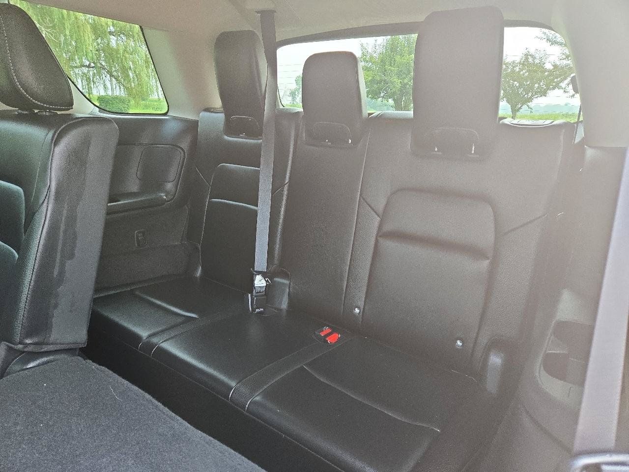 Used 2023 Nissan Pathfinder SL AWD/4WD image 11