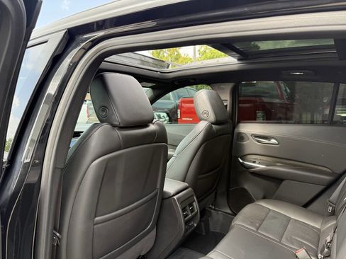 Used 2022 Cadillac XT4 Sport FWD image 12
