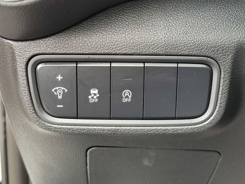 Used 2025 Kia Soul LX w/ LX Technology Package FWD image 19