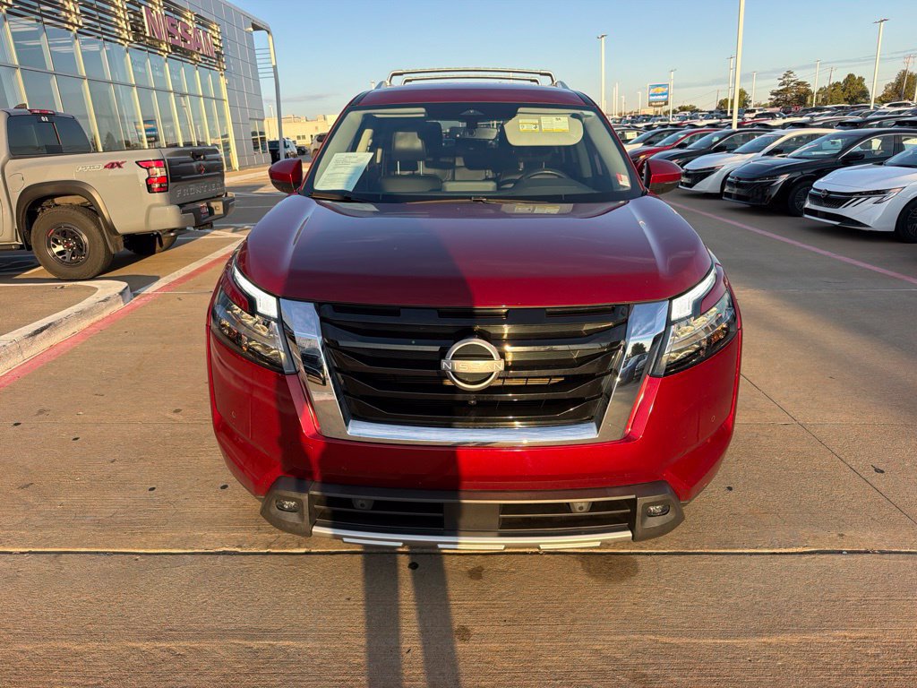 Used 2023 Nissan Pathfinder SL AWD/4WD image 8