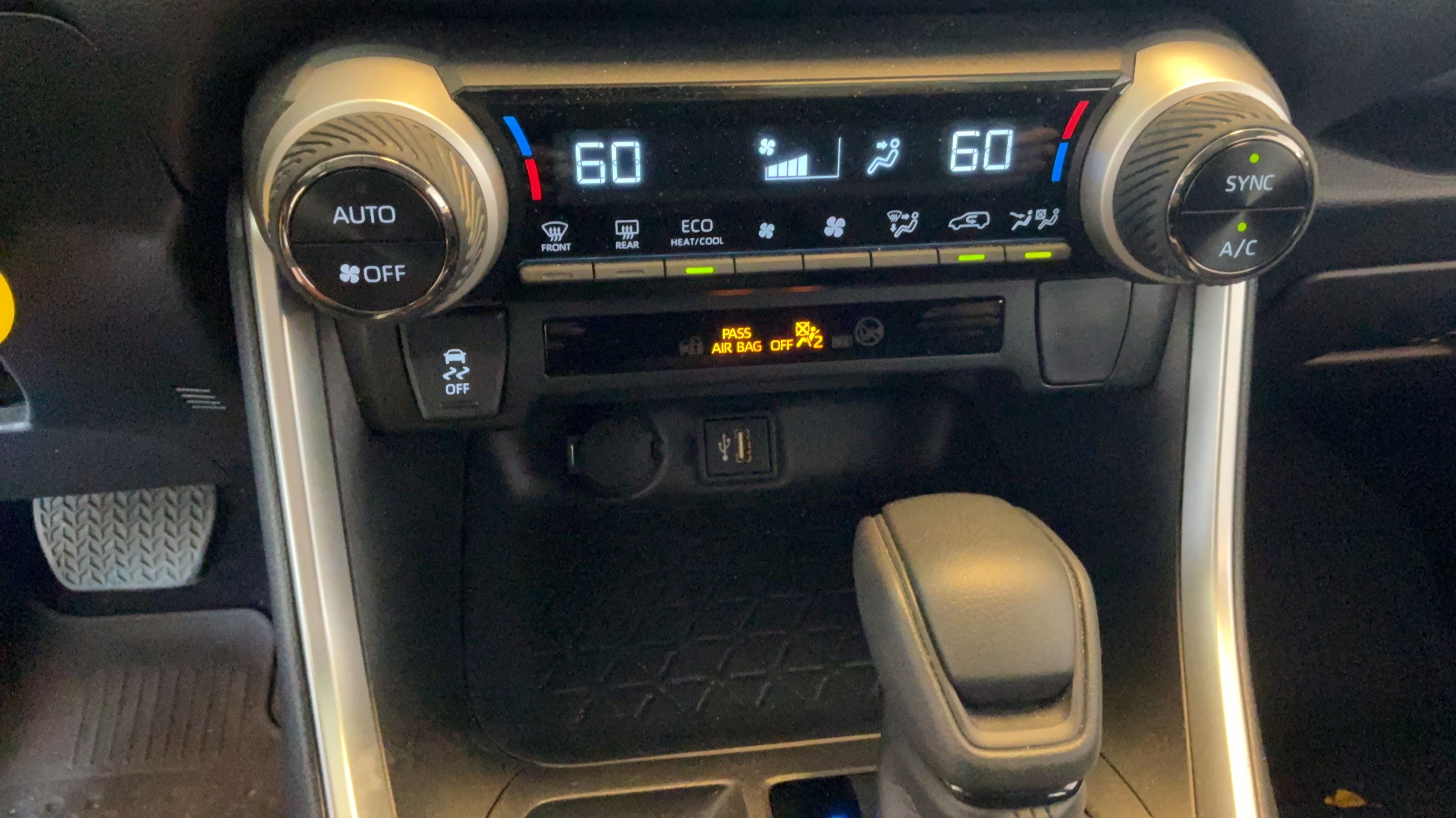 Certified 2024 Toyota RAV4 LE AWD/4WD image 14