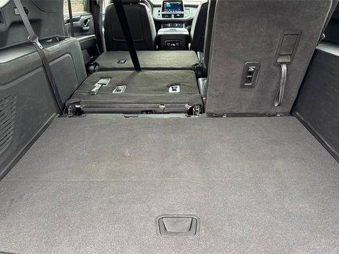 Used 2024 Chevrolet Suburban RST image 22