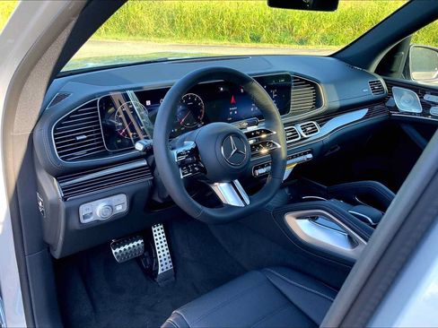 Used 2026 Mercedes-Benz GLS 450 4MATIC image 15