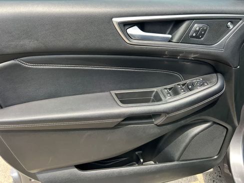 Used 2022 Ford Edge Titanium AWD/4WD image 10