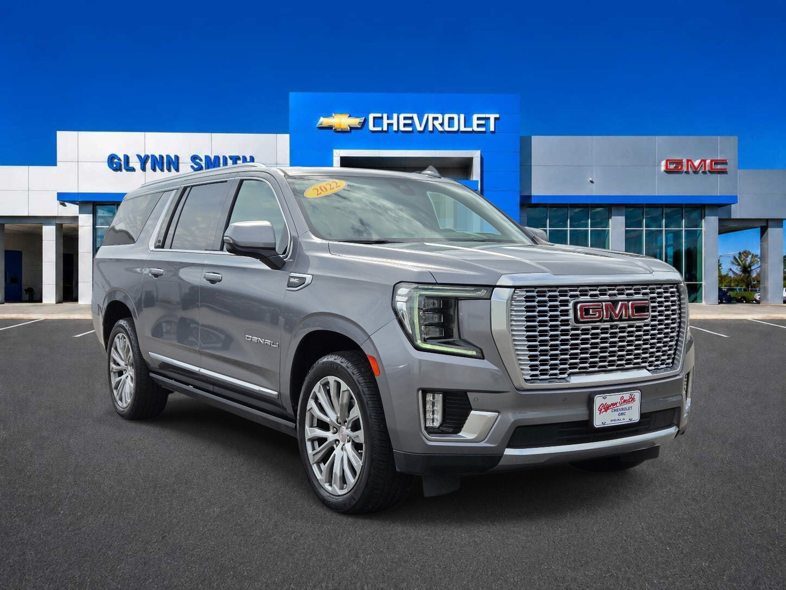 Used 2022 GMC Yukon XL Denali w/ Denali Premium Package AWD/4WD image 5