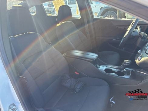 Used 2024 Chevrolet Malibu LT image 33