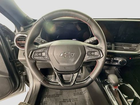 Used 2025 Chevrolet Trax RS w/ Driver Confidence Package FWD image 11