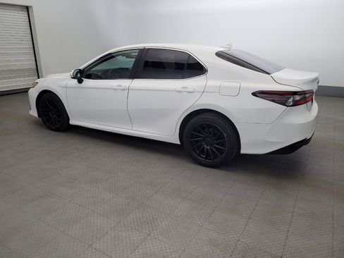 Used 2022 Toyota Camry LE FWD image 3