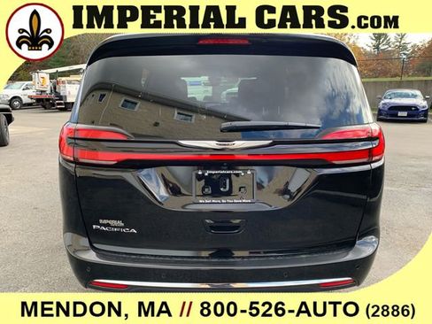 New 2026 Chrysler Pacifica Select image 10