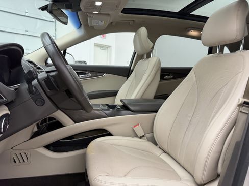 Used 2019 Lincoln Nautilus Reserve FWD image 12