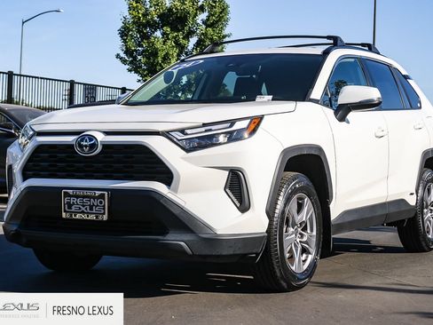 Used 2024 Toyota RAV4 LE AWD/4WD image 3