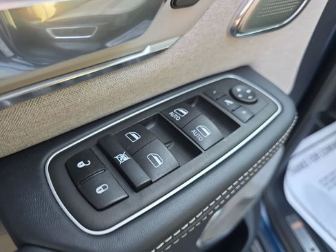 Used 2023 RAM 1500 Limited image 18