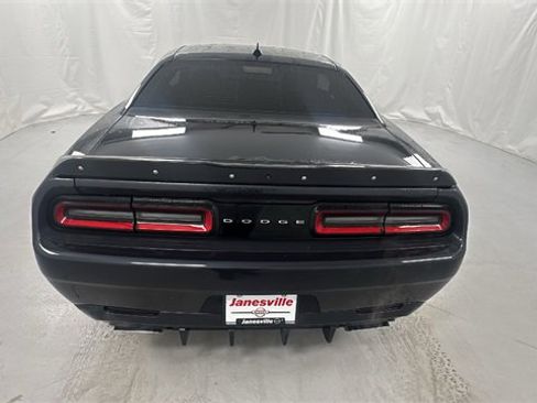 Used 2016 Dodge Challenger R/T Scat Pack image 4
