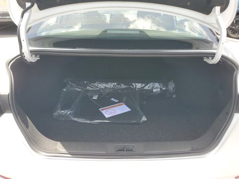 New 2025 Nissan Sentra SR w/ Midnight Edition image 9