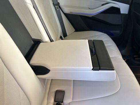 Used 2024 BMW X5 xDrive40i w/ M Sport Package image 38