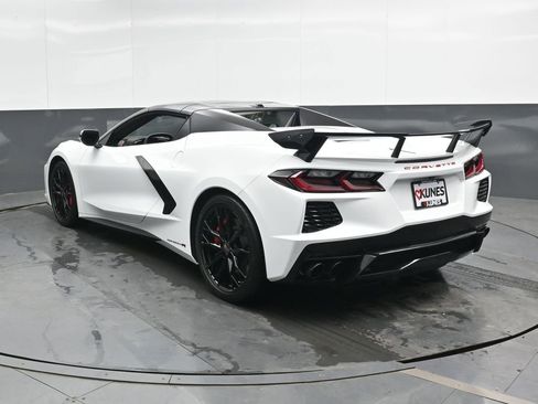 Used 2023 Chevrolet Corvette Stingray Premium Conv w/ Z51 Performance Package RWD image 11
