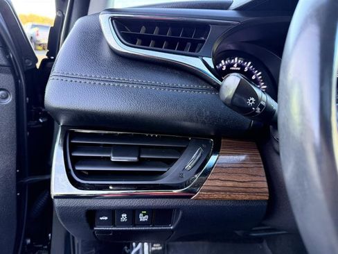 Used 2014 Toyota Avalon XLE Touring FWD image 29