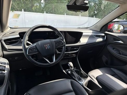 Used 2025 Buick Encore GX Avenir w/ Avenir Technology Package FWD image 8